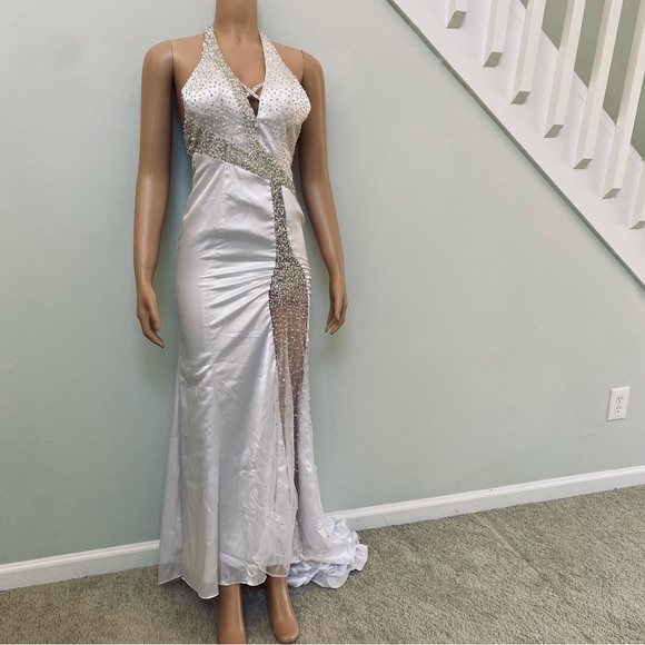 Exclusive for Diamonds bridal & formal dress - Picture 8 of 16